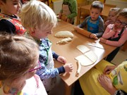 Pečeme ve školce - od zrníčka po rohlík